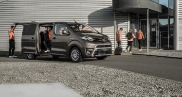 Ανακαλούνται 292 Toyota Proace στην Ελλάδα – Ενδέχεται να σβήσουν οι οθόνες τους