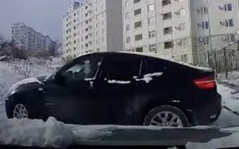Επική αποφυγή σύγκρουσης στα χιόνια με BMW X6 (video)