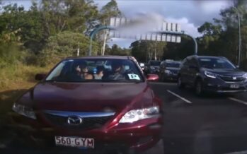 Τραμπούκος χειρονομεί και κορνάρει σε αυτοκίνητο σχολής οδηγών! (video)