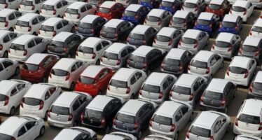 Πόσα αυτοκίνητα πουλήθηκαν στην Ελλάδα το Μάρτιο; Πρώτα τα βενζινοκίνητα – στην τέταρτη θέση τα diesel