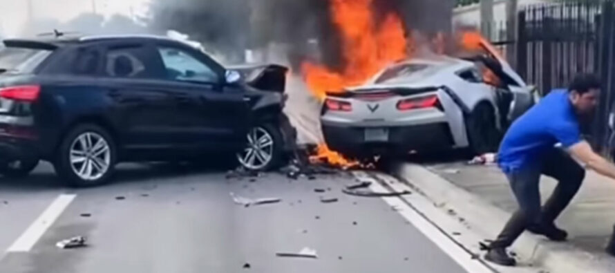Διαλύθηκε και κάηκε Corvette σε τροχαίο-30 μετρά μακριά βρήκαν τον κινητήρα (video)