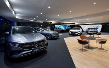 H πρώτη αντιπροσωπεία της Mercedes που πουλάει μόνο ηλεκτρικά αυτοκίνητα