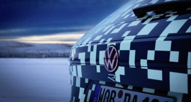Ποιο είναι το πρώτο Volkswagen με φωτιζόμενο πίσω λογότυπο;