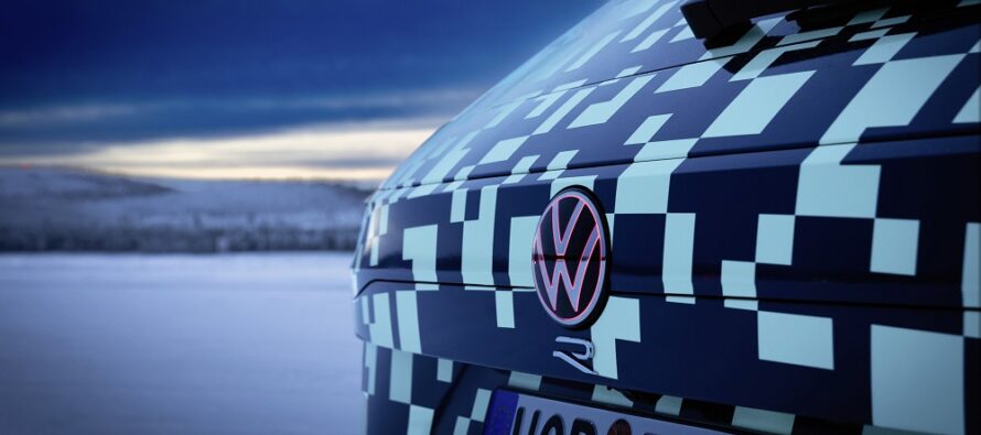Ποιο είναι το πρώτο Volkswagen με φωτιζόμενο πίσω λογότυπο;