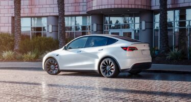 Tesla Model Y: Εκθρόνισε τον «βασιλιά» των πωλήσεων το πρώτο τρίμηνο του 2023 – Ποιο είναι το δημοφιλέστατο μοντέλο που ηττήθηκε