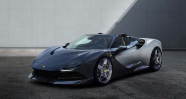 H ανεπανάληπτη νέα Ferrari SP-8 θα είναι μονίμως ξεσκέπαστη – Ποιος είναι ο εκκεντρικός ιδιοκτήτης της (φωτογραφίες)