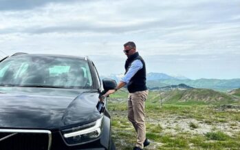 Ποιο αυτοκίνητο επέλεξε ο Γιούρκας Σεϊταρίδης – Οδηγεί ένα πολυτελές σουηδικό SUV (φωτογραφίες)