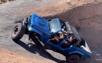 Ντροπιαστική στιγμή για το Jeep Gladiator – Έχασε έναν τροχό σκαρφαλώνοντας! (βίντεο)