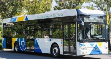 Στη γραμμή παραγωγής τα νέα ηλεκτρικά λεωφορεία για Αθήνα και Θεσσαλονίκη – Σε ποια χώρα κατασκευάζονται
