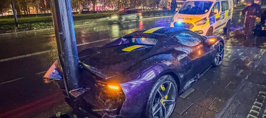 “Pole dance” σε δυο κολόνες έκανε μια Ferrari 296 GTB – Ο «χορός» θα κοστίσει 116.000 ευρώ σε επισκευές (βίντεο)