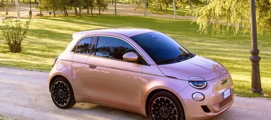 «Βασιλιάς» στα ηλεκτρικά αυτοκίνητα πόλης το Fiat 500e – Πρώτο σε πωλήσεις το 2023