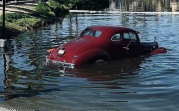 Ιστορική καταστροφή για αυτοκίνητο του 1939 – Έπεσε κατά λάθος μέσα σε λίμνη (φωτογραφίες)