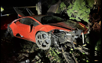 13χρονος βούτηξε μια Lamborghini – Όπως ήταν αναμενόμενο τράκαρε και την κοπάνησε