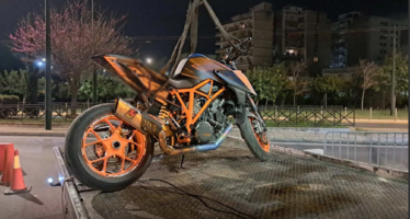 Σούζες σε Κηφισό και Λ. Αθηνών οδήγησαν στη σύλληψη 21χρονου – Καταχέσθηκε η μοτοσικλέτα