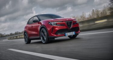 Οι τιμές της νέας Alfa Romeo Junior στην Ελλάδα – Πόσο κοστίζει η υβριδική και ηλεκτρική έκδοση (φωτογραφίες)