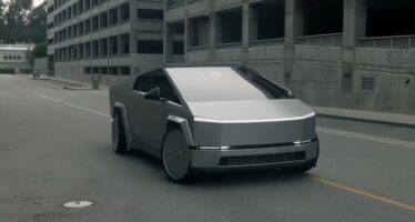 Στην Κιμ Καρντάσιαν ανήκει το πρώτο βαμμένο Tesla Cybertruck – Αυτή δεν είναι η μόνη αλλαγή που έκανε (βίντεο)