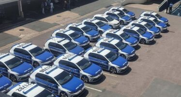 Πενήντα περιπολικά Volkswagen Golf GTI για την αστυνομία – 245 ίπποι στην υπηρεσία του νόμου (φωτογραφίες)