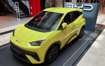 BYD Dolphin Surf: Σε ποιο εμπορικό κέντρο της Αθήνας μπορείτε να το δείτε από κοντά