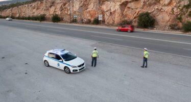 Πάνω από 200.000 οδηγοί ενημερώνονταν για τα μπλόκα της Τροχαίας – Ποιο κόλπο είχαν βρει