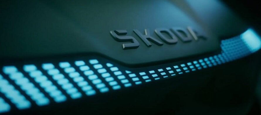 Η Skoda «βάπτισε» το νέο της ηλεκτρικό 7θέσιο SUV – Και το όνομα αυτού… (βίντεο)