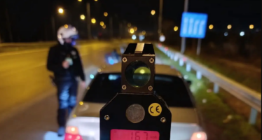 Τροχαία Θεσσαλονίκης: 49 παραβάσεις και συλλήψεις σε μία νύχτα (βίντεο)