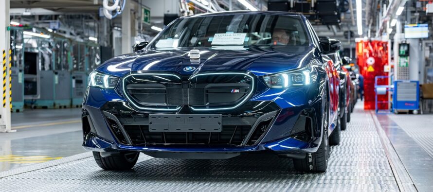Αυτή η ηλεκτρική i5 έφερε ένα νέο ρεκόρ στην BMW