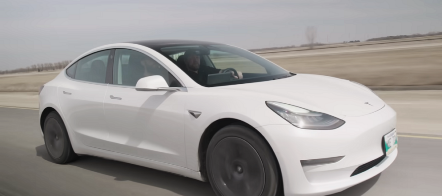Tesla Model 3 με 610.000 χλμ. – Πόση αυτονομία δίνει πλέον η μπαταρία του (βίντεο)