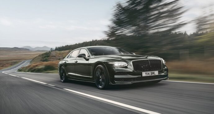 Bentley Flying Spur: Για αριστοκράτες που επιθυμούν λιμουζίνα με επιδόσεις supercar