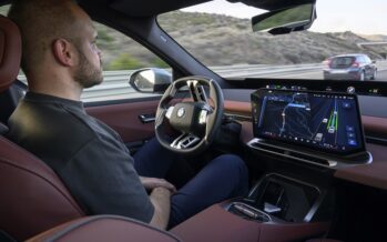 BMW: Πάνω από 200 εκατ. χλμ. χωρίς χέρια στο τιμόνι – Πώς λειτουργεί το Highway Assistant