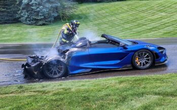 Πωλείται μια μισοκαμένη McLaren 765LT Spider – Οι προσφορές πέφτουν βροχή