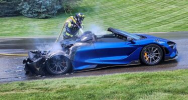 Πωλείται μια μισοκαμένη McLaren 765LT Spider – Οι προσφορές πέφτουν βροχή